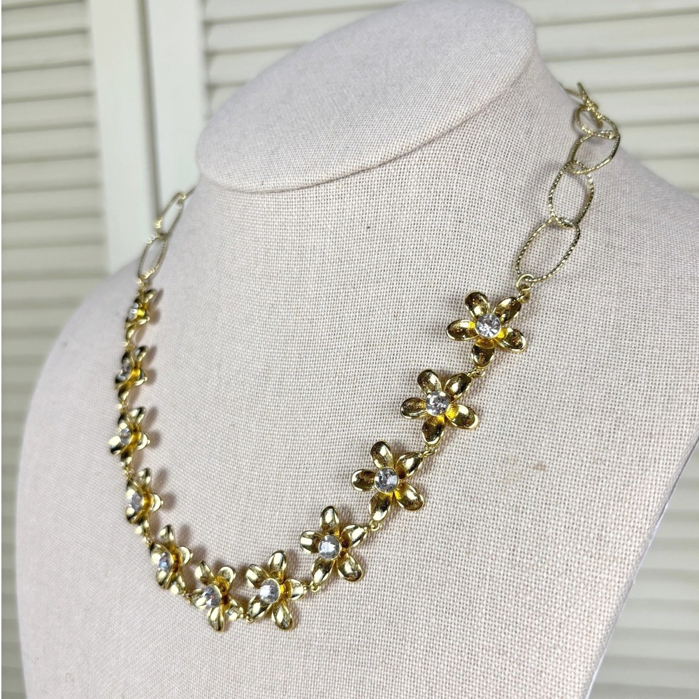 Beautiful Ann Taylor Gold Tone Floral Statement Necklace Rhinestone 90s Vintage‎ - Picture 4 of 5